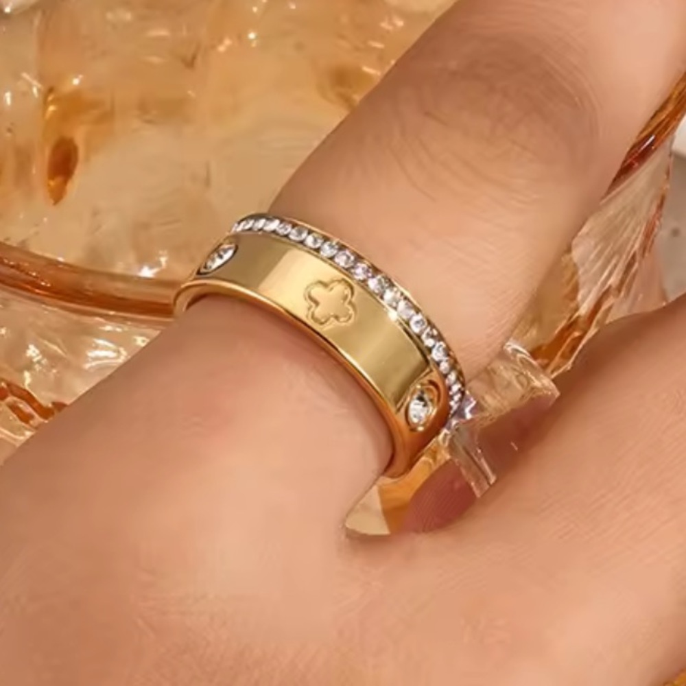 Lux 2x gold color crystal 7 size ring - Picture 5 of 14